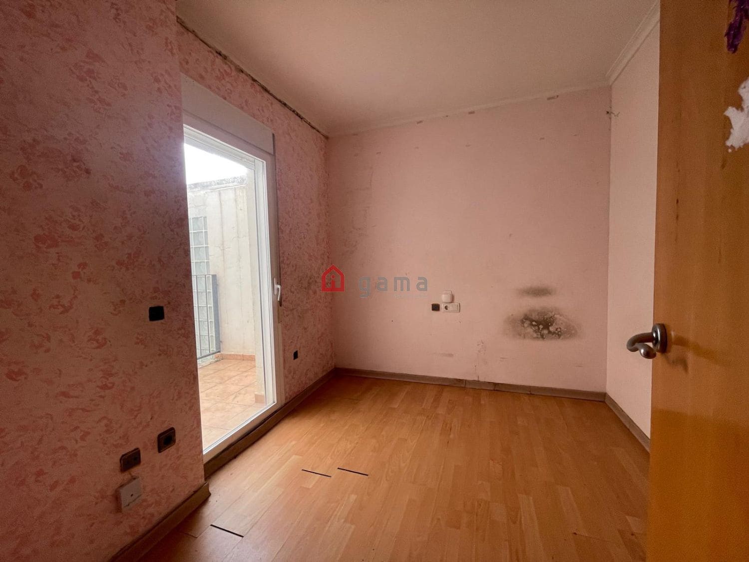 Local Comercial de 5 habitaciones en Vinaròs en venta - 209.000 € (Ref: 9743208)
