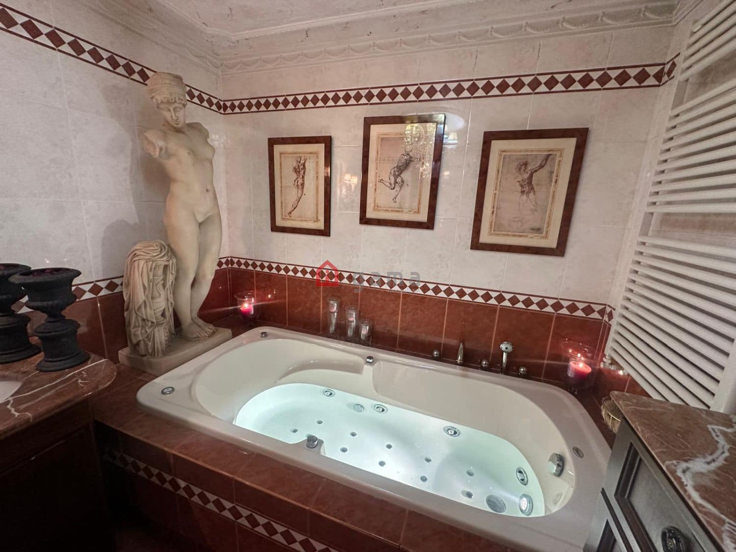 3 slaapkamer Flat te koop in Castello de la Plana met garage - € 300.000 (Ref: 9755472)