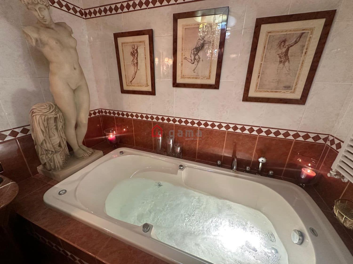 3 slaapkamer Flat te koop in Castello de la Plana met garage - € 300.000 (Ref: 9755472)