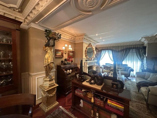 3 quarto Apartamento para venda em Castelló de la Plana com garagem - 300 000 € (Ref: 9755472)