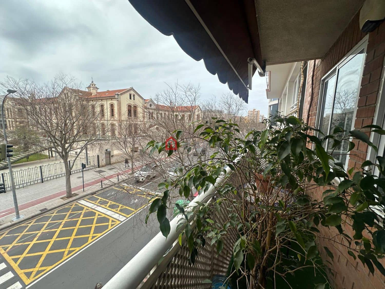 3 slaapkamer Flat te koop in Castello de la Plana met garage - € 300.000 (Ref: 9755472)