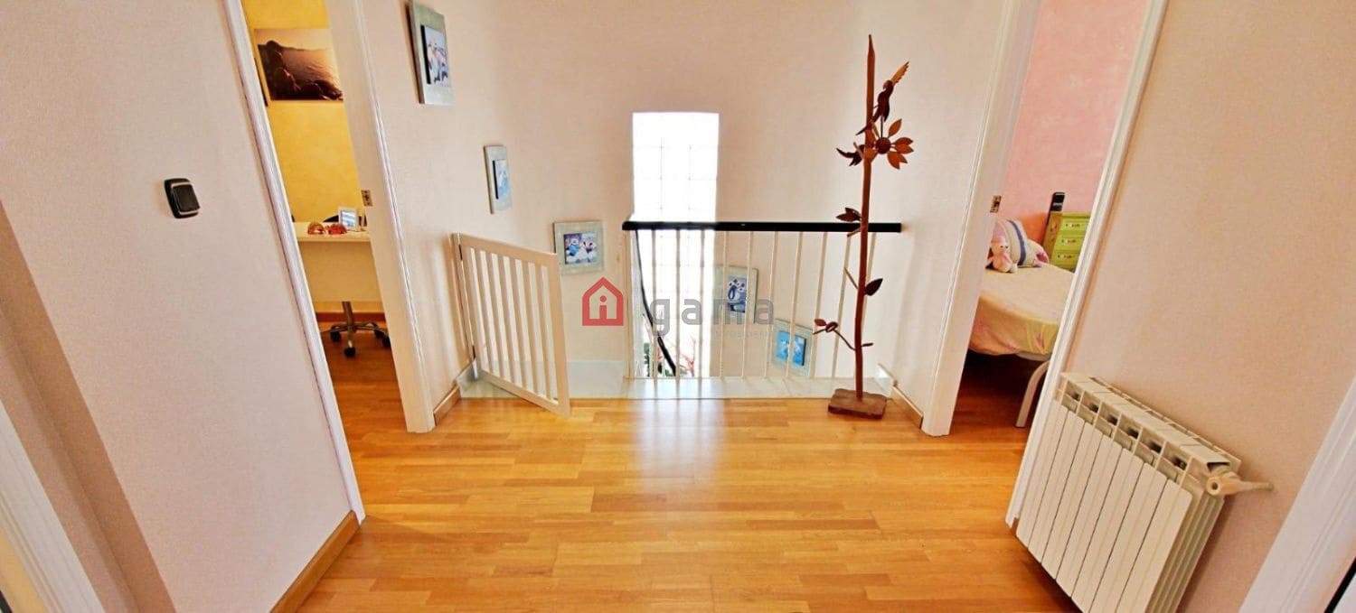 4 camera da letto Villetta Bifamiliare in vendita in Benicassim con garage - 850.000 € (Rif: 9772817)