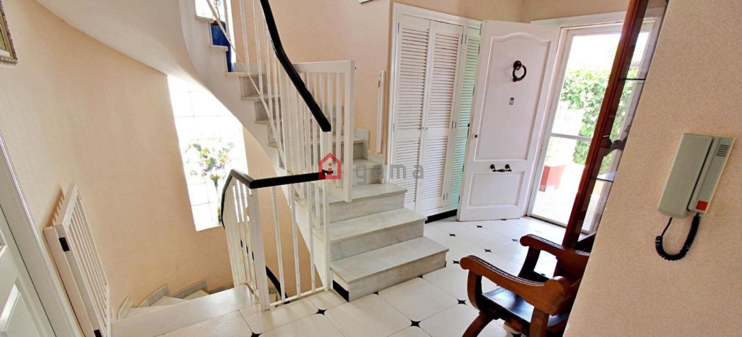 4 camera da letto Villetta Bifamiliare in vendita in Benicassim con garage - 850.000 € (Rif: 9772817)