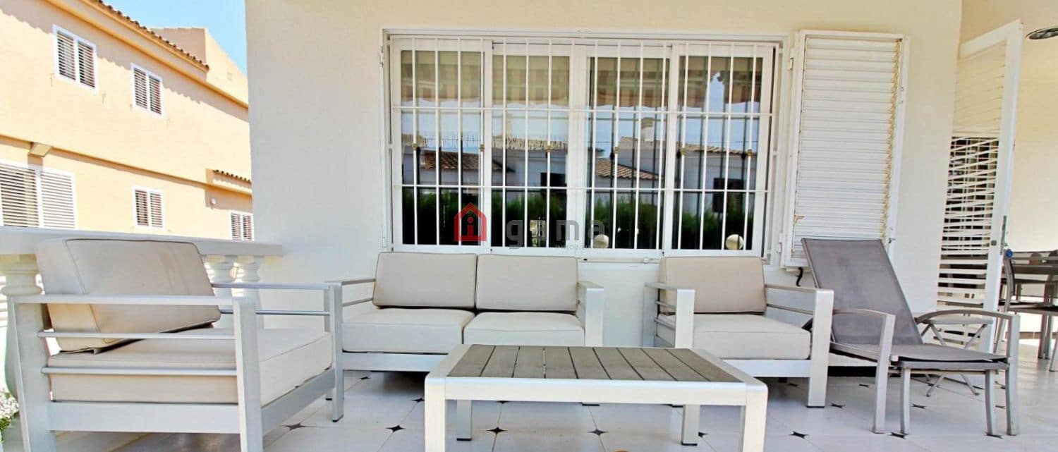 4 camera da letto Villetta Bifamiliare in vendita in Benicassim con garage - 850.000 € (Rif: 9772817)