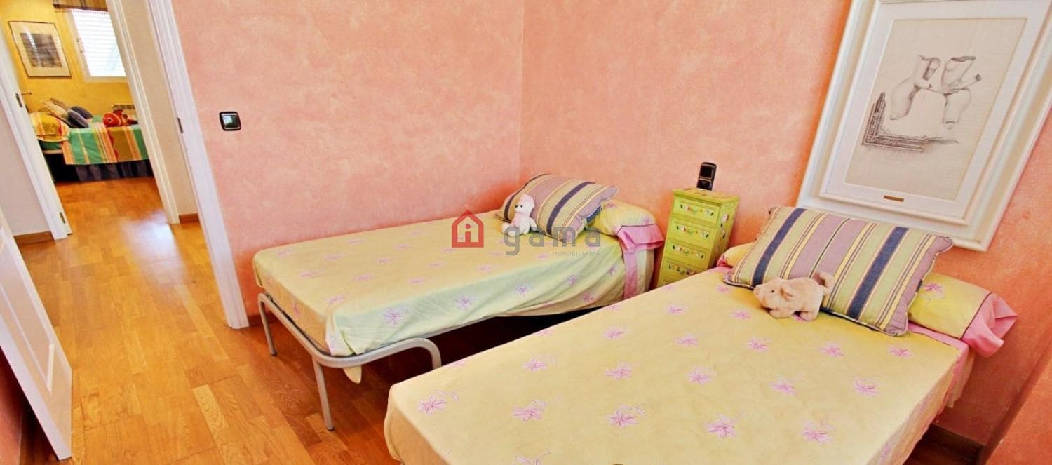 4 camera da letto Villetta Bifamiliare in vendita in Benicassim con garage - 850.000 € (Rif: 9772817)