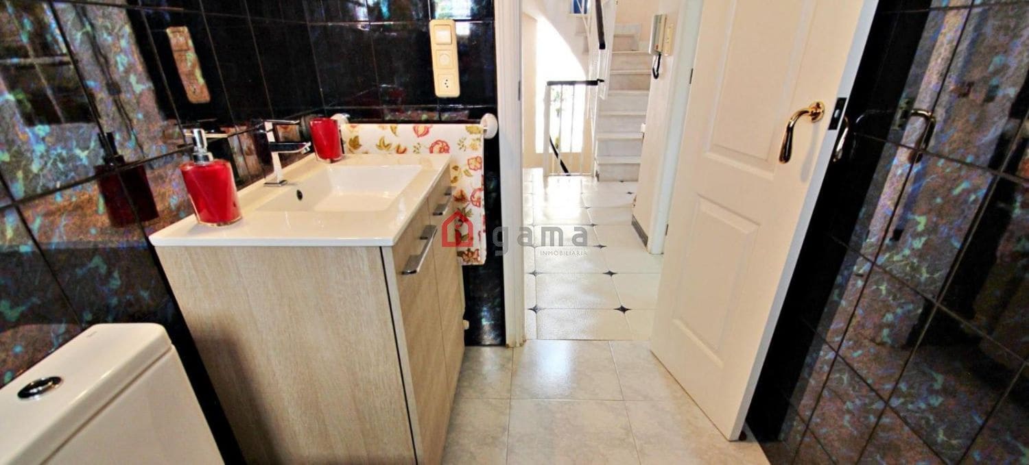 4 camera da letto Villetta Bifamiliare in vendita in Benicassim con garage - 850.000 € (Rif: 9772817)