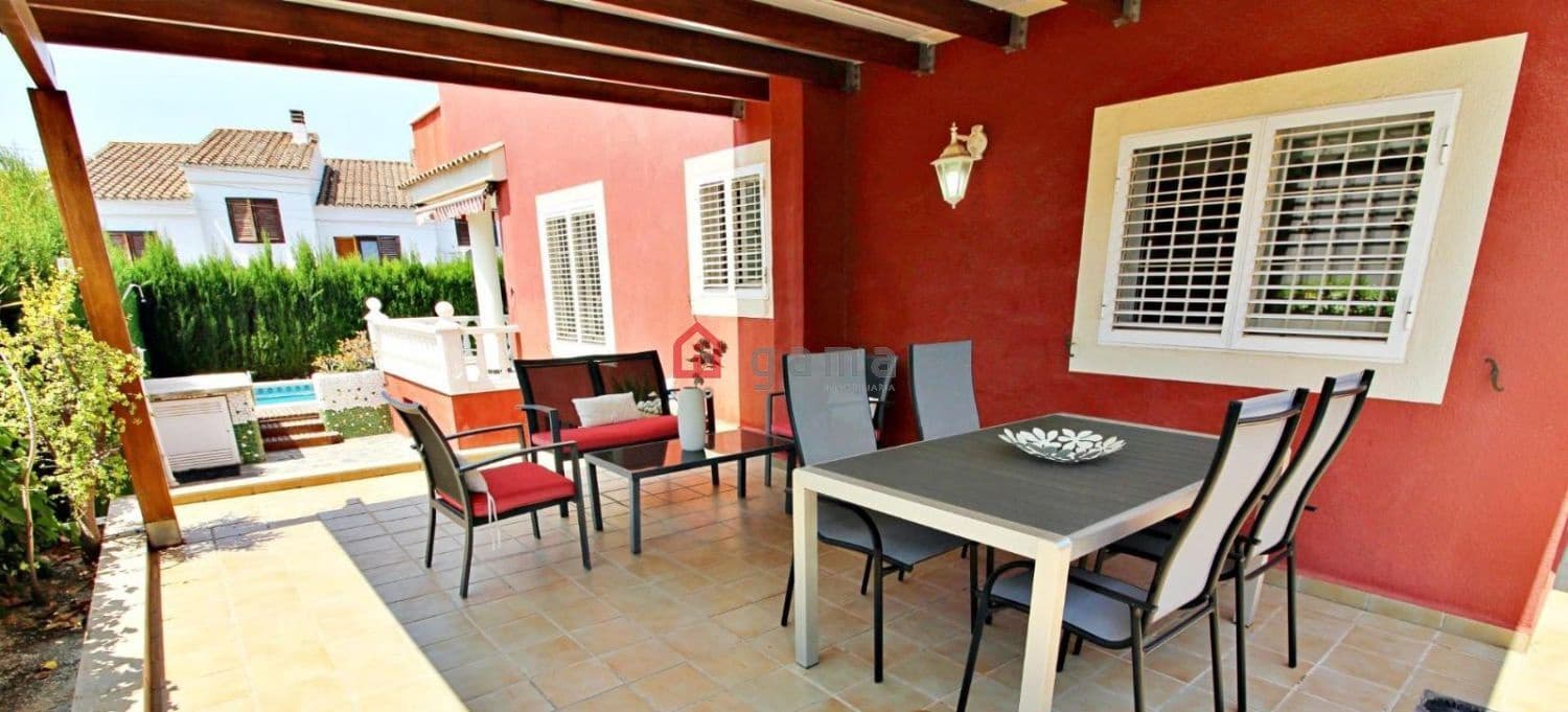 4 camera da letto Villetta Bifamiliare in vendita in Benicassim con garage - 850.000 € (Rif: 9772817)