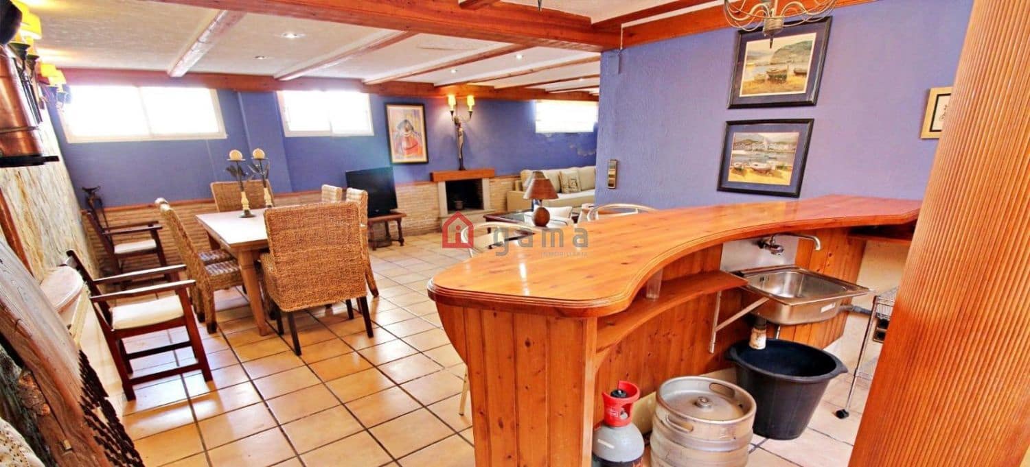 4 camera da letto Villetta Bifamiliare in vendita in Benicassim con garage - 850.000 € (Rif: 9772817)