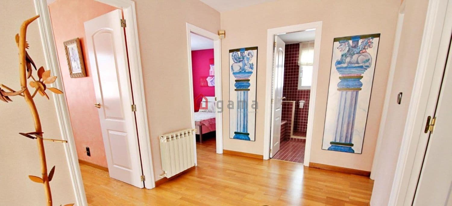 4 camera da letto Villetta Bifamiliare in vendita in Benicassim con garage - 850.000 € (Rif: 9772817)