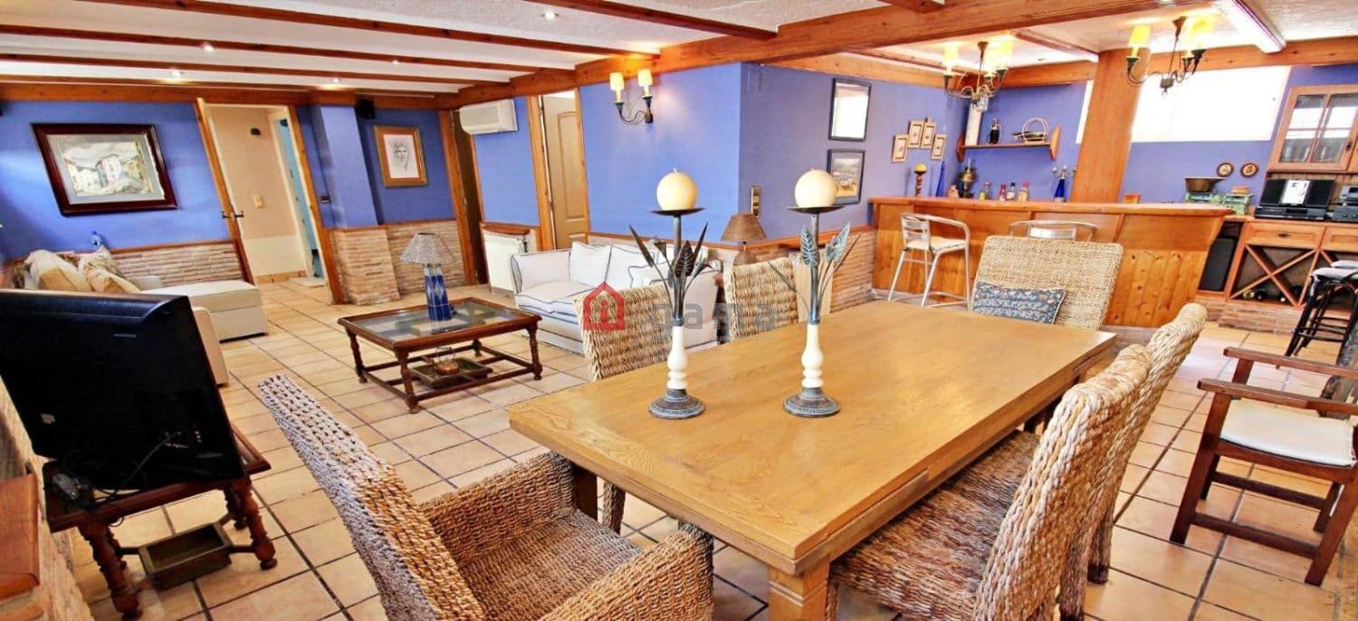 4 camera da letto Villetta Bifamiliare in vendita in Benicassim con garage - 850.000 € (Rif: 9772817)