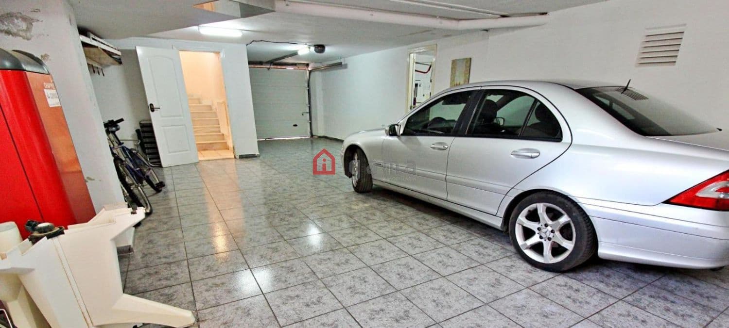 4 camera da letto Villetta Bifamiliare in vendita in Benicassim con garage - 850.000 € (Rif: 9772817)