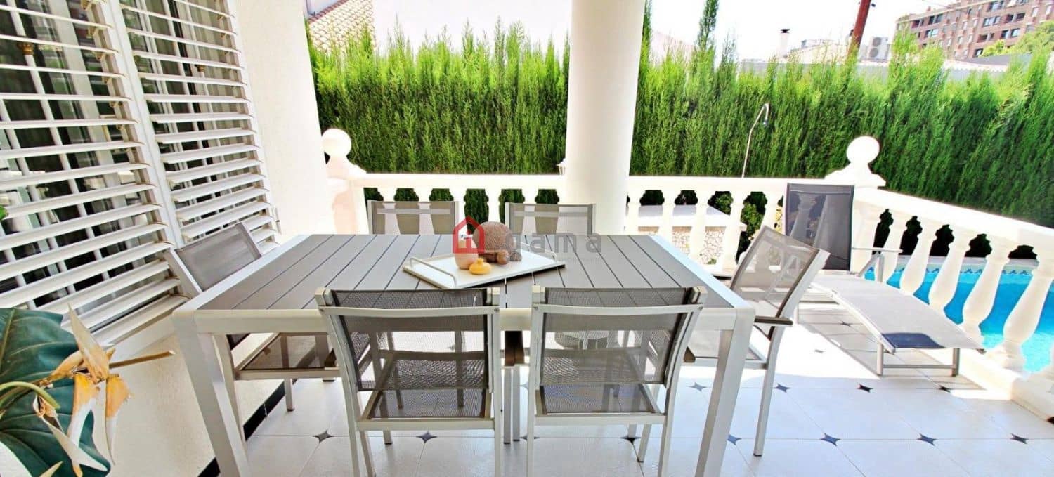 4 camera da letto Villetta Bifamiliare in vendita in Benicassim con garage - 850.000 € (Rif: 9772817)