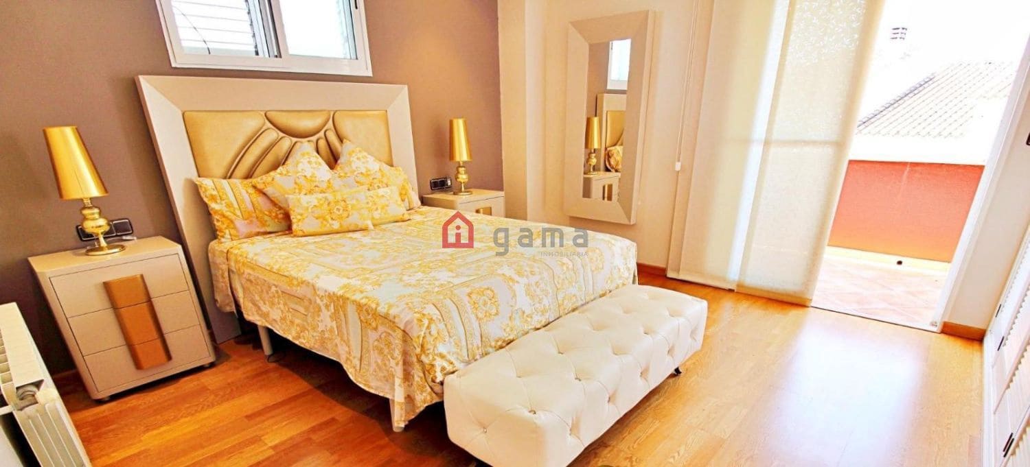 4 camera da letto Villetta Bifamiliare in vendita in Benicassim con garage - 850.000 € (Rif: 9772817)