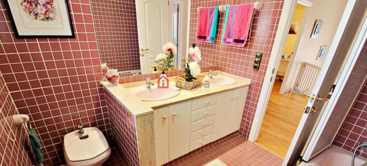 4 camera da letto Villetta Bifamiliare in vendita in Benicassim con garage - 850.000 € (Rif: 9772817)