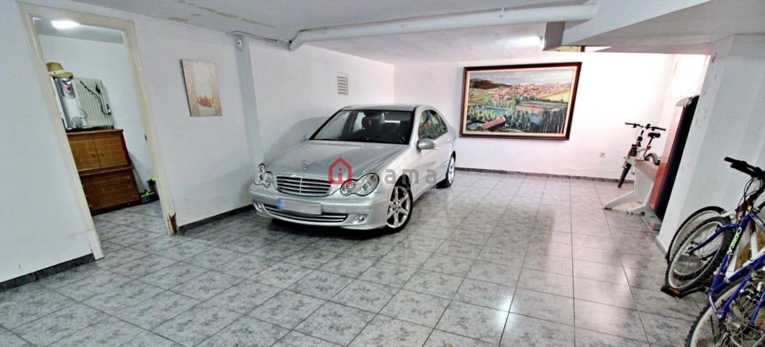 4 camera da letto Villetta Bifamiliare in vendita in Benicassim con garage - 850.000 € (Rif: 9772817)