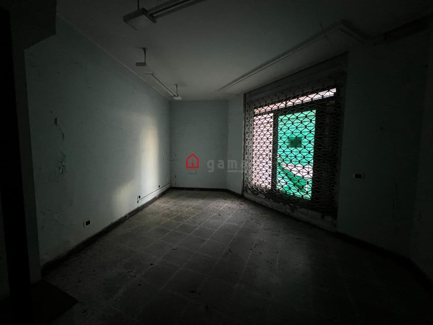 Erhverv til salg i Castello de la Plana - € 80.000 (Ref: 9772818)