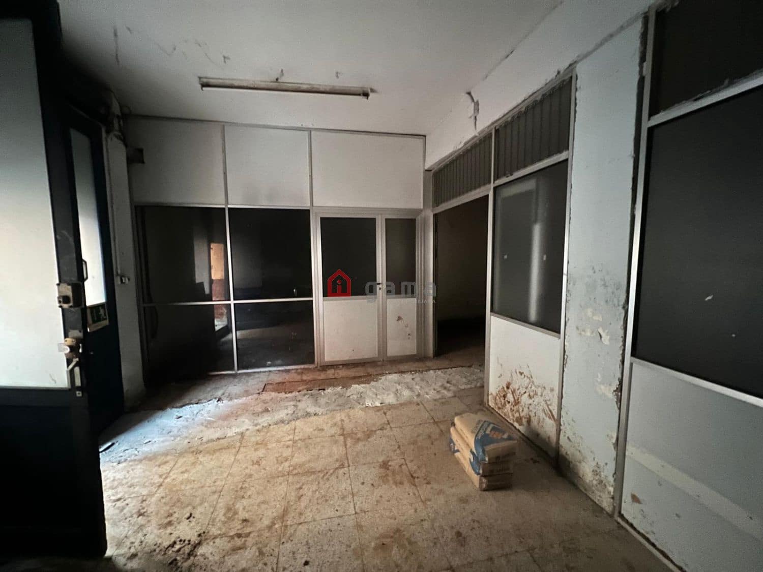 Erhverv til salg i Castello de la Plana - € 80.000 (Ref: 9772818)