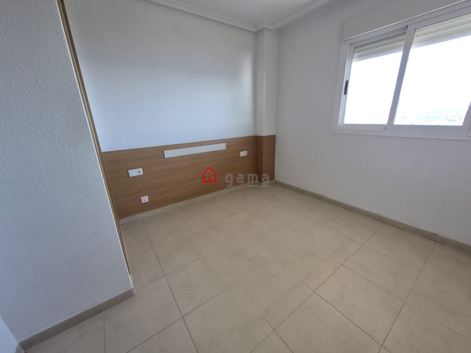2 bedroom Apartment for sale in Oropesa  with garage - € 155,000 (Ref: 9785010)
