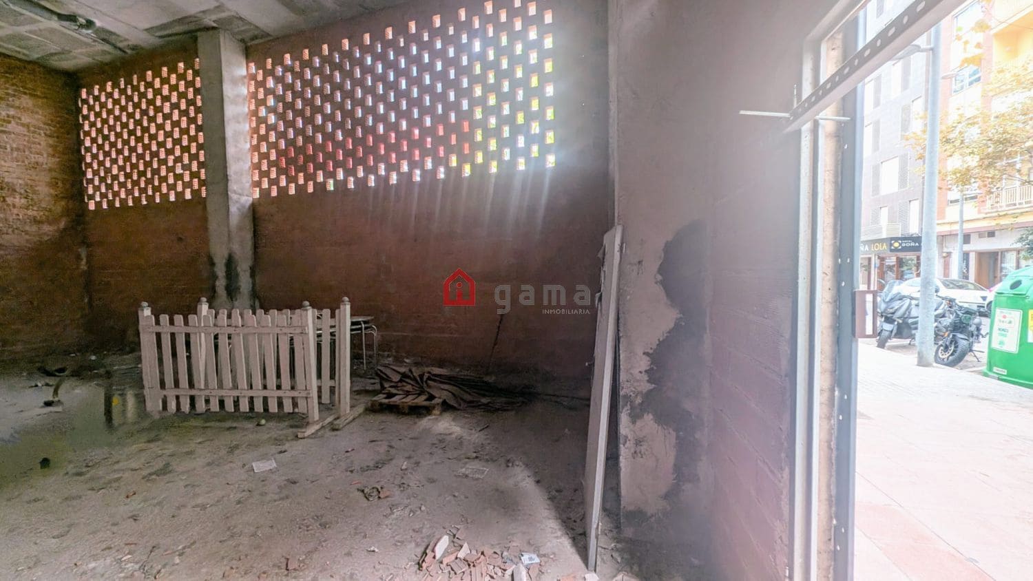 Commercial for sale in Castello de la Plana - € 148,000 (Ref: 9811381)