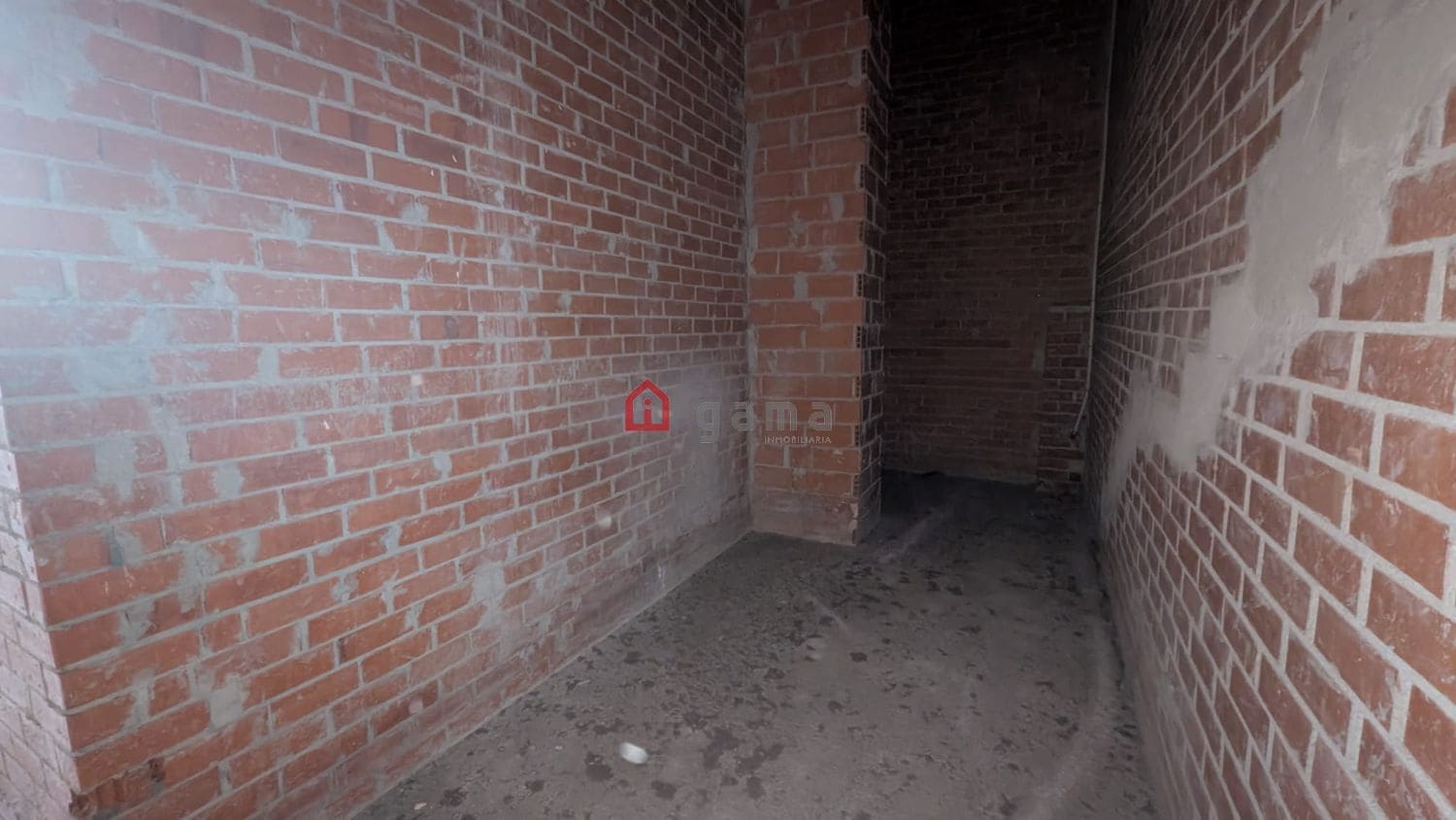 Commercial for sale in Castello de la Plana - € 148,000 (Ref: 9811381)