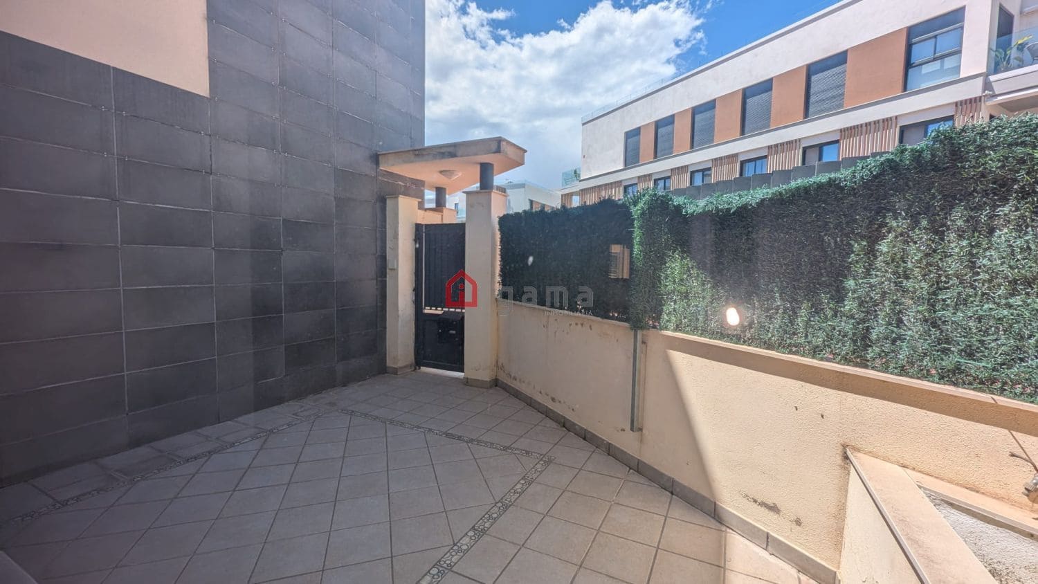 5 bedroom Terraced Villa for sale in Castello de la Plana - € 394,000 (Ref: 9822410)