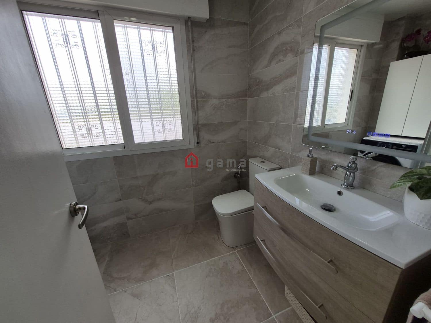 5 bedroom Semi-detached Villa for sale in Castello de la Plana - € 370,000 (Ref: 9828816)