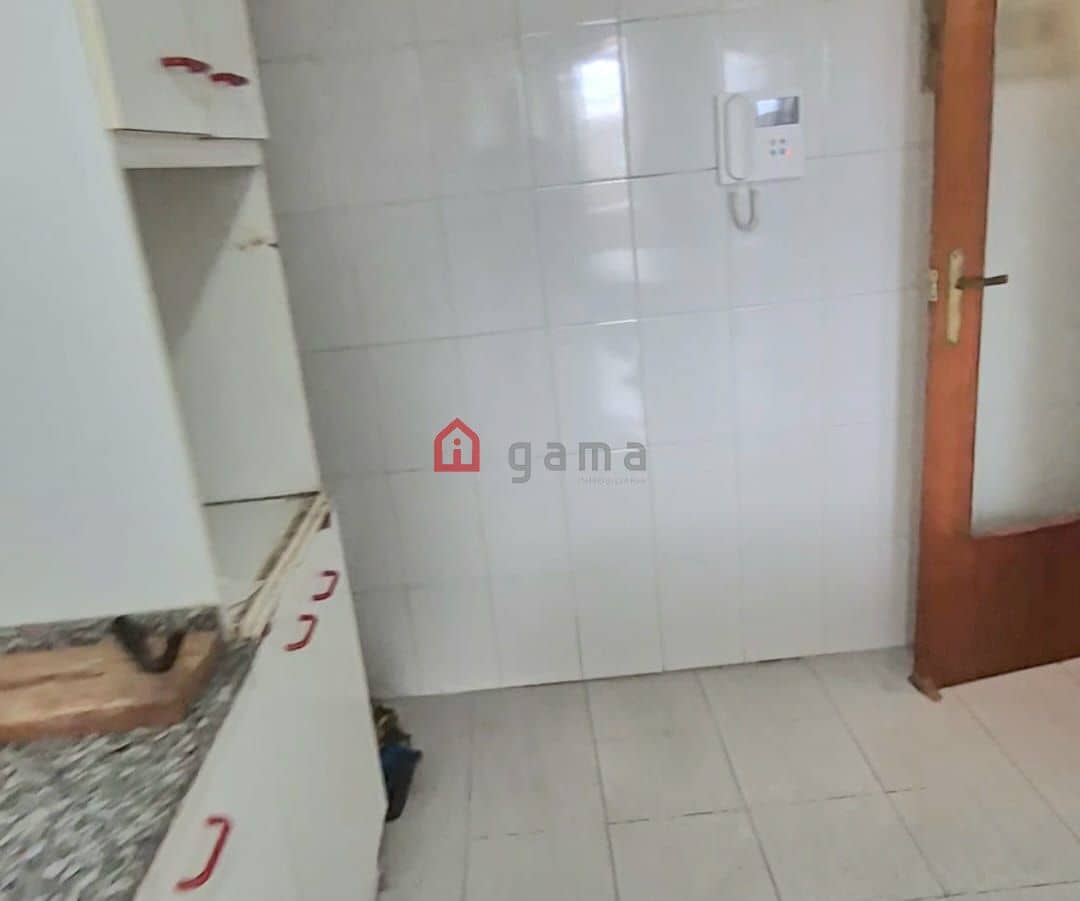 4 bedroom Flat for sale in L'Alcora with garage - € 110,000 (Ref: 9845218)