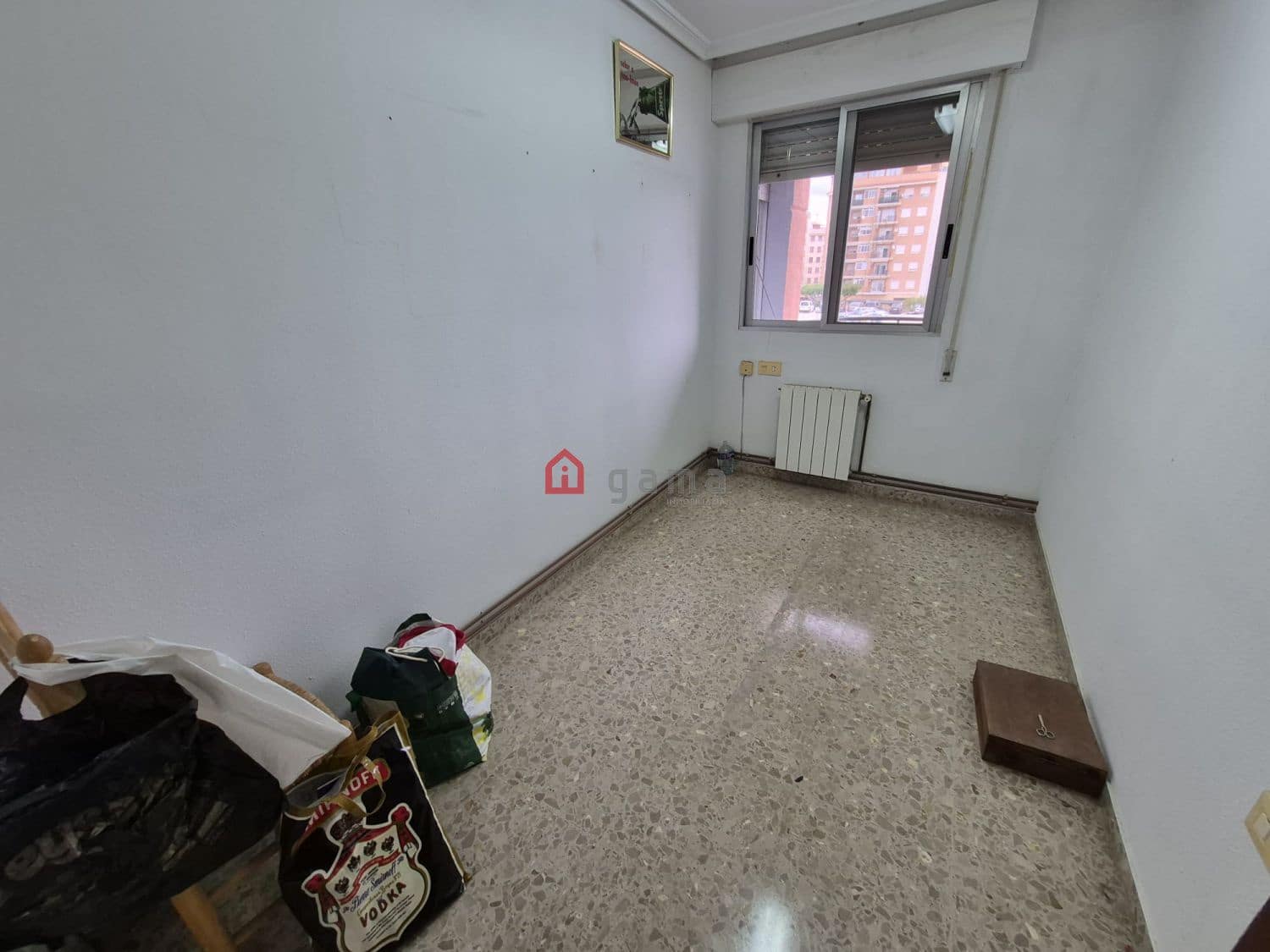 4 bedroom Flat for sale in L'Alcora with garage - € 110,000 (Ref: 9845218)