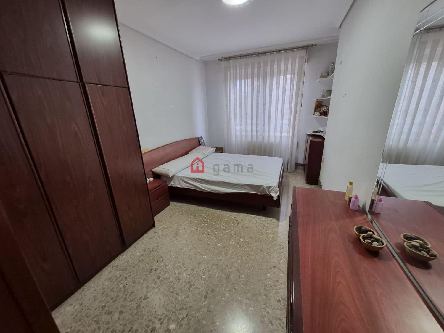 4 bedroom Flat for sale in L'Alcora with garage - € 110,000 (Ref: 9845218)