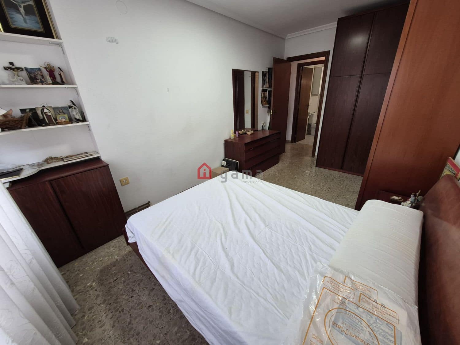 4 bedroom Flat for sale in L'Alcora with garage - € 110,000 (Ref: 9845218)