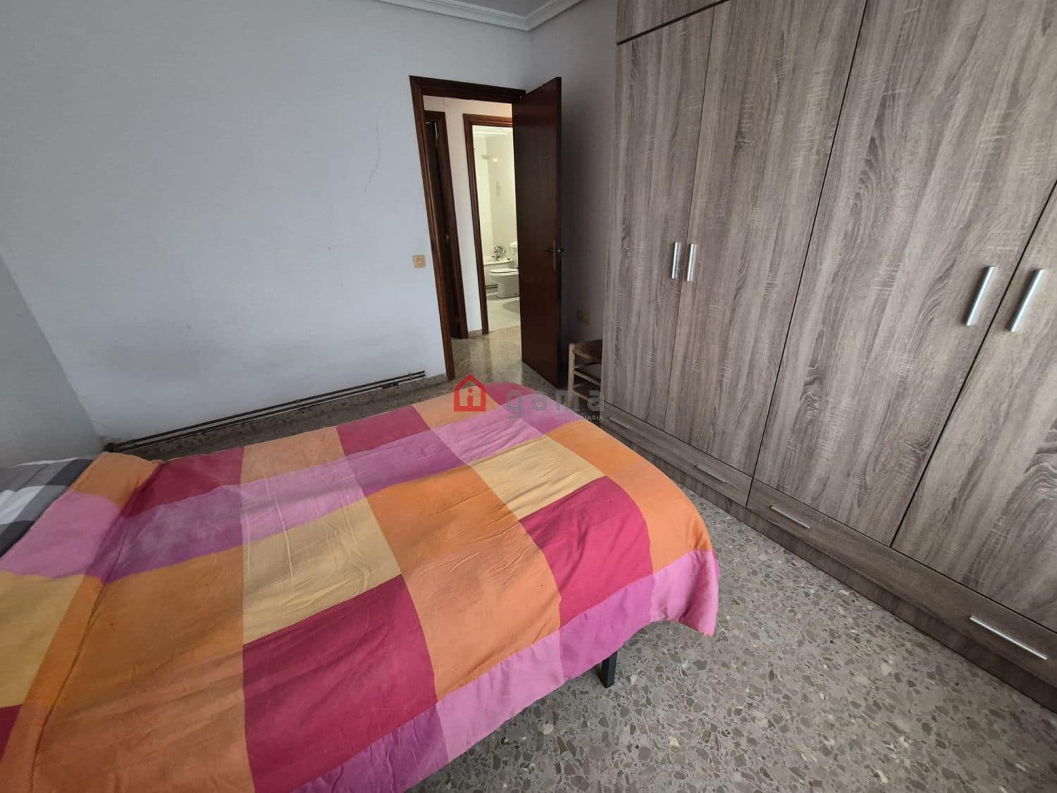 4 bedroom Flat for sale in L'Alcora with garage - € 110,000 (Ref: 9845218)