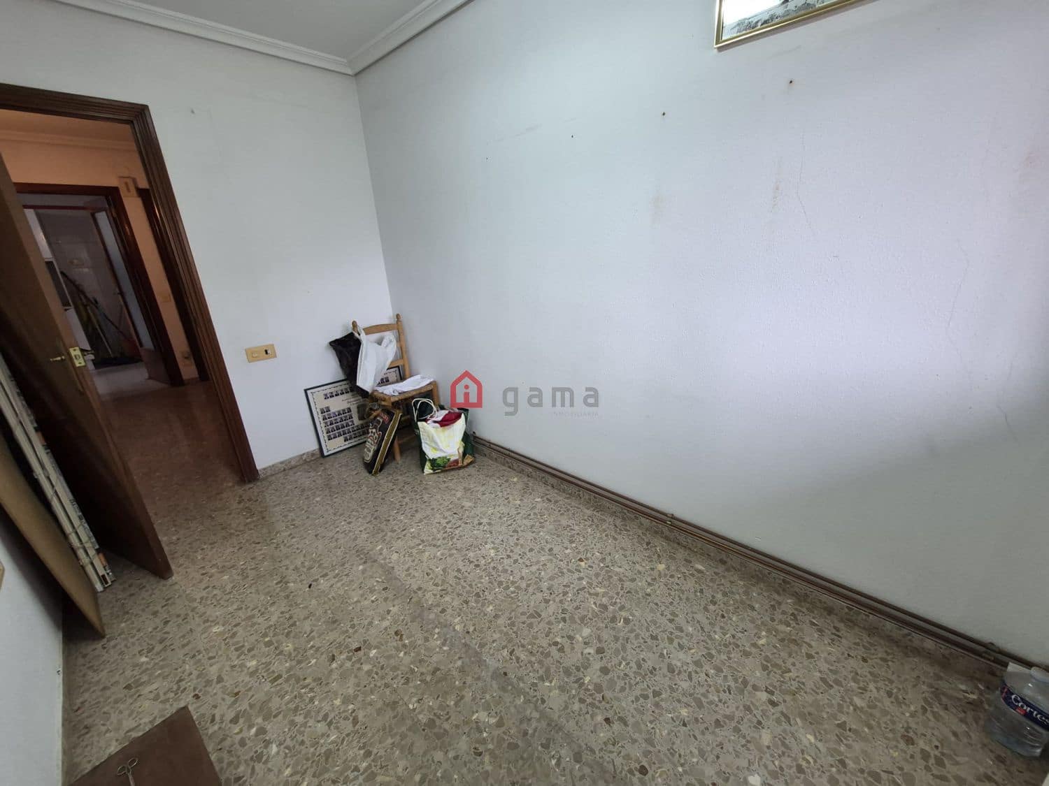 4 bedroom Flat for sale in L'Alcora with garage - € 110,000 (Ref: 9845218)