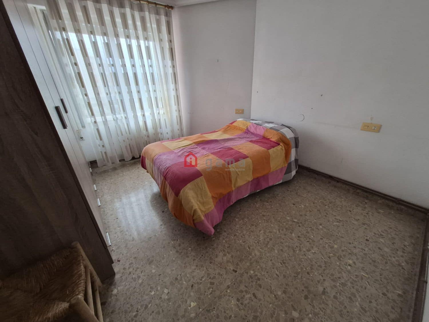 4 bedroom Flat for sale in L'Alcora with garage - € 110,000 (Ref: 9845218)