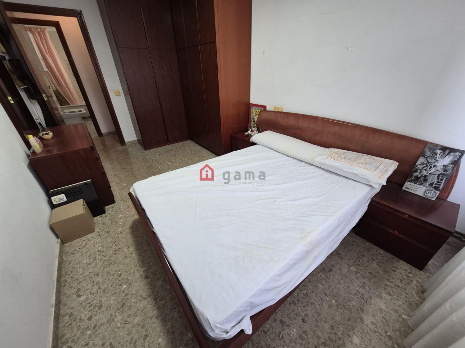4 bedroom Flat for sale in L'Alcora with garage - € 110,000 (Ref: 9845218)