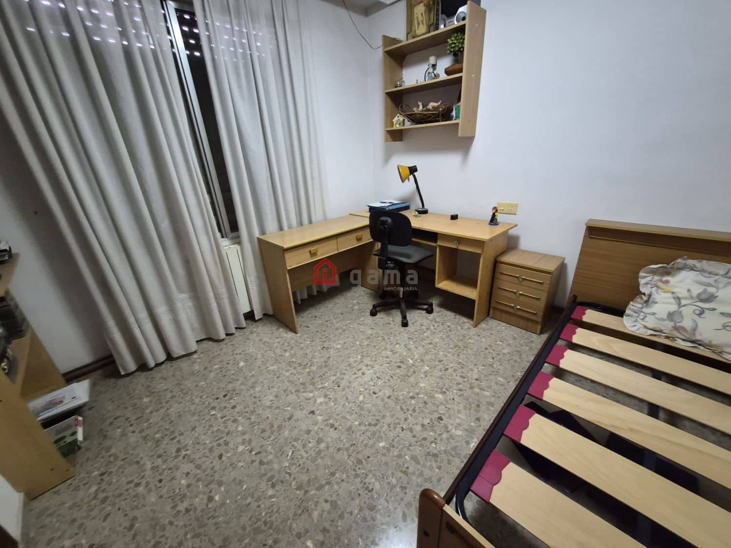 4 bedroom Flat for sale in L'Alcora with garage - € 110,000 (Ref: 9845218)