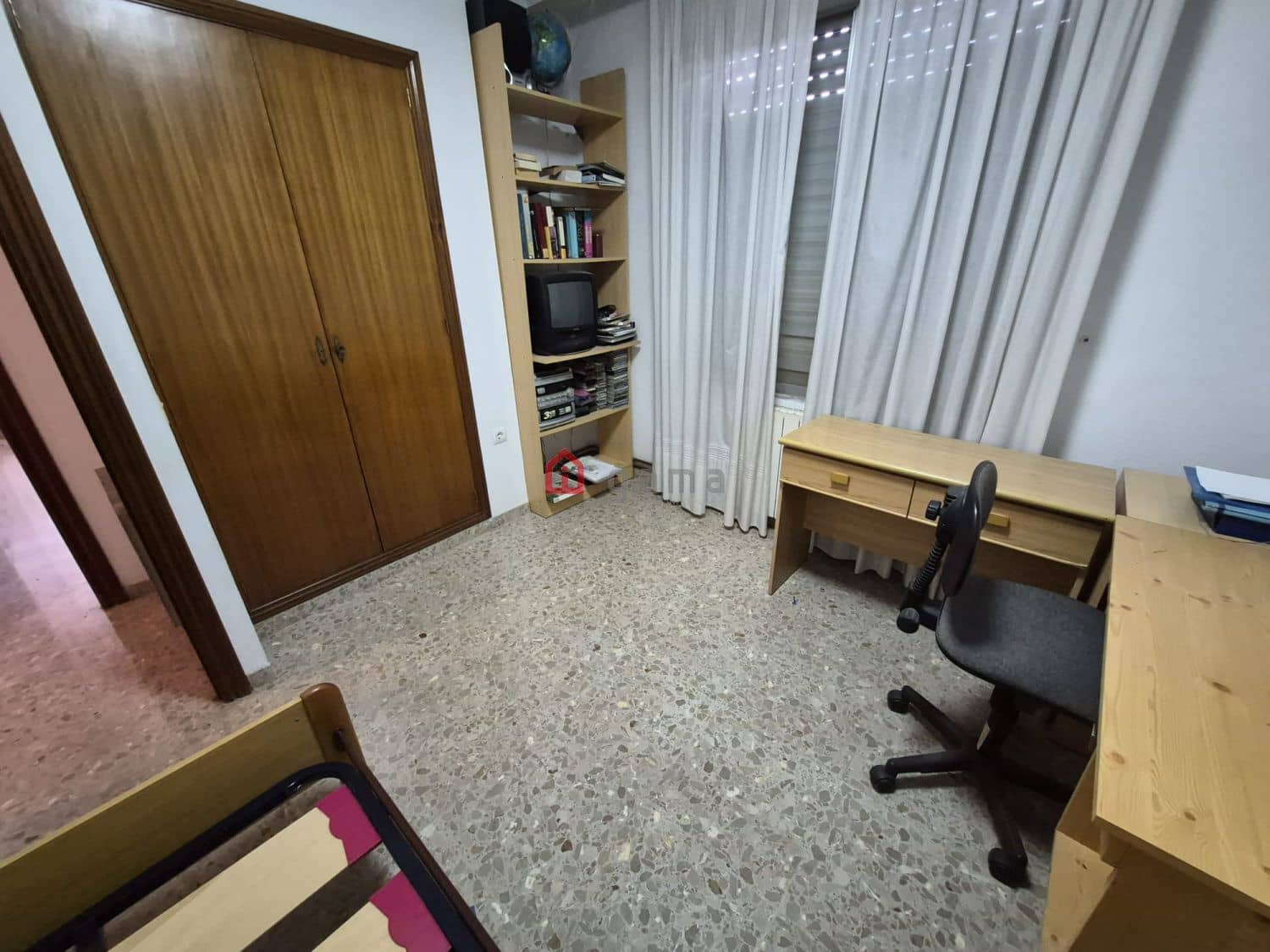 4 bedroom Flat for sale in L'Alcora with garage - € 110,000 (Ref: 9845218)