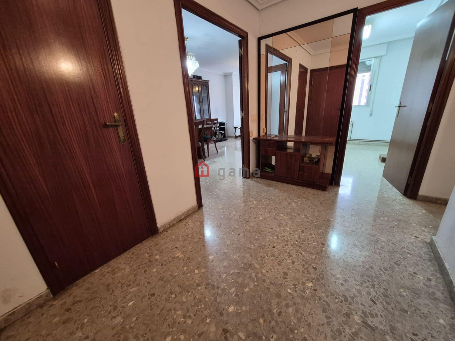4 bedroom Flat for sale in L'Alcora with garage - € 110,000 (Ref: 9845218)