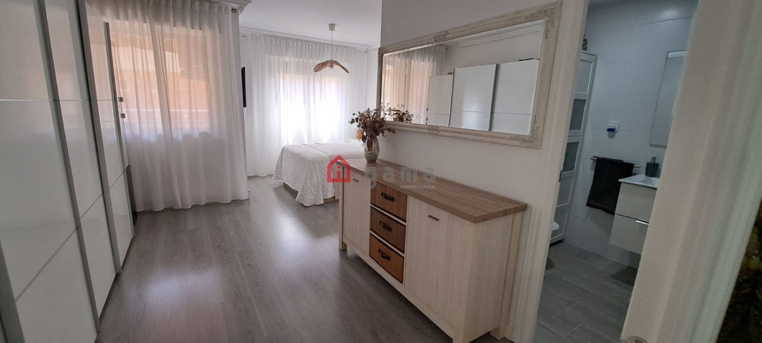 3 bedroom Flat for sale in Castello de la Plana - € 199,000 (Ref: 9845220)