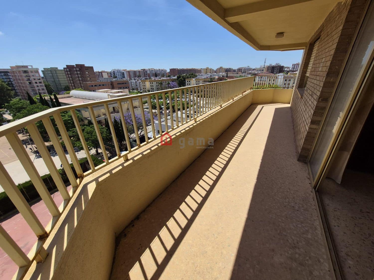 Lejlighed til leje i Castello de la Plana med garage - € 800 (Ref: 9851587)