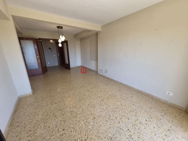 Lejlighed til leje i Castelló de la Plana med garage - € 800 (Ref: 9851587)