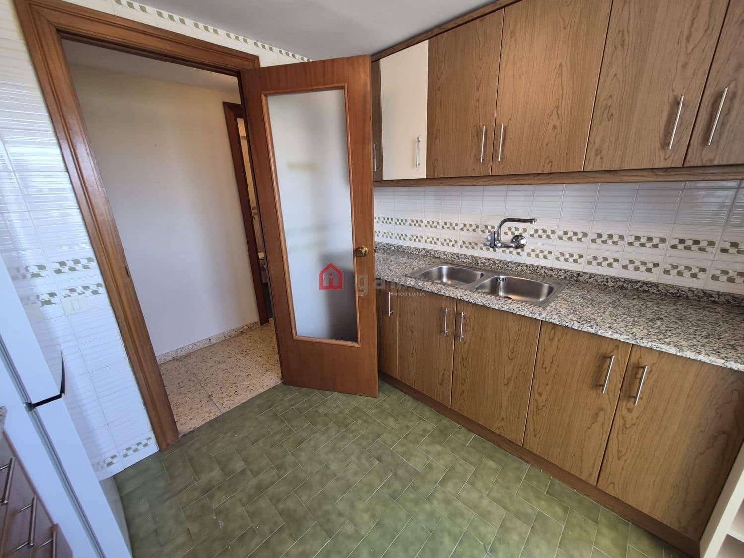 Lejlighed til leje i Castello de la Plana med garage - € 800 (Ref: 9851587)