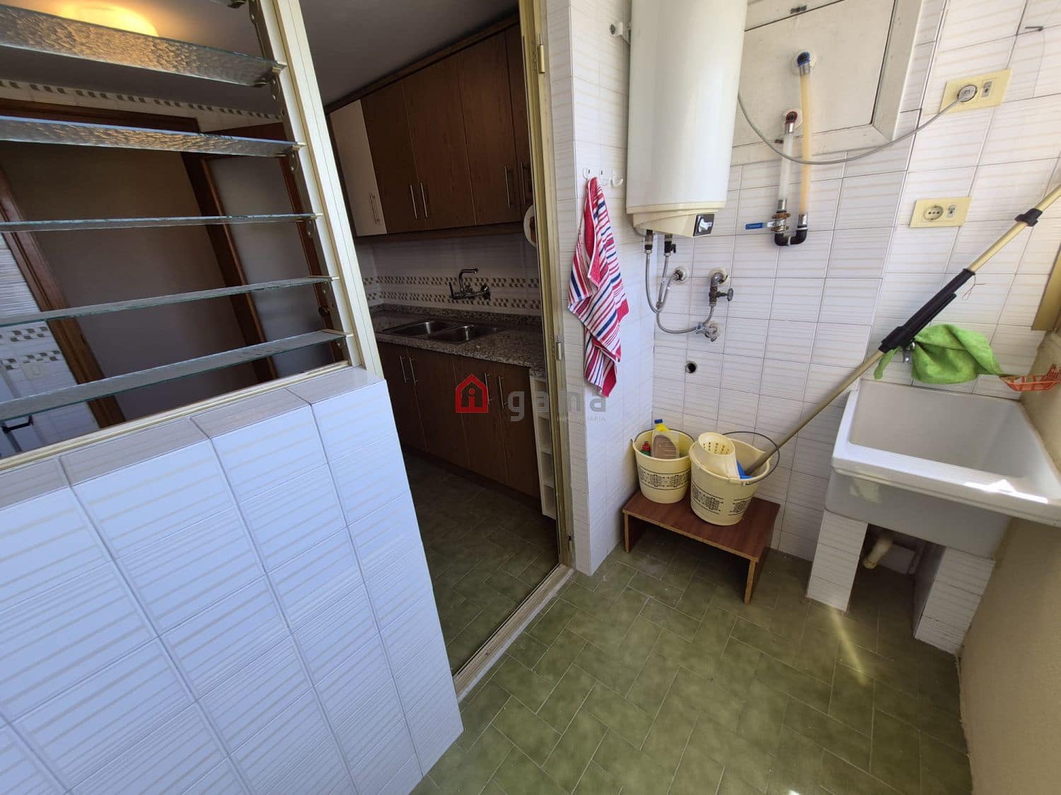 Lejlighed til leje i Castello de la Plana med garage - € 800 (Ref: 9851587)