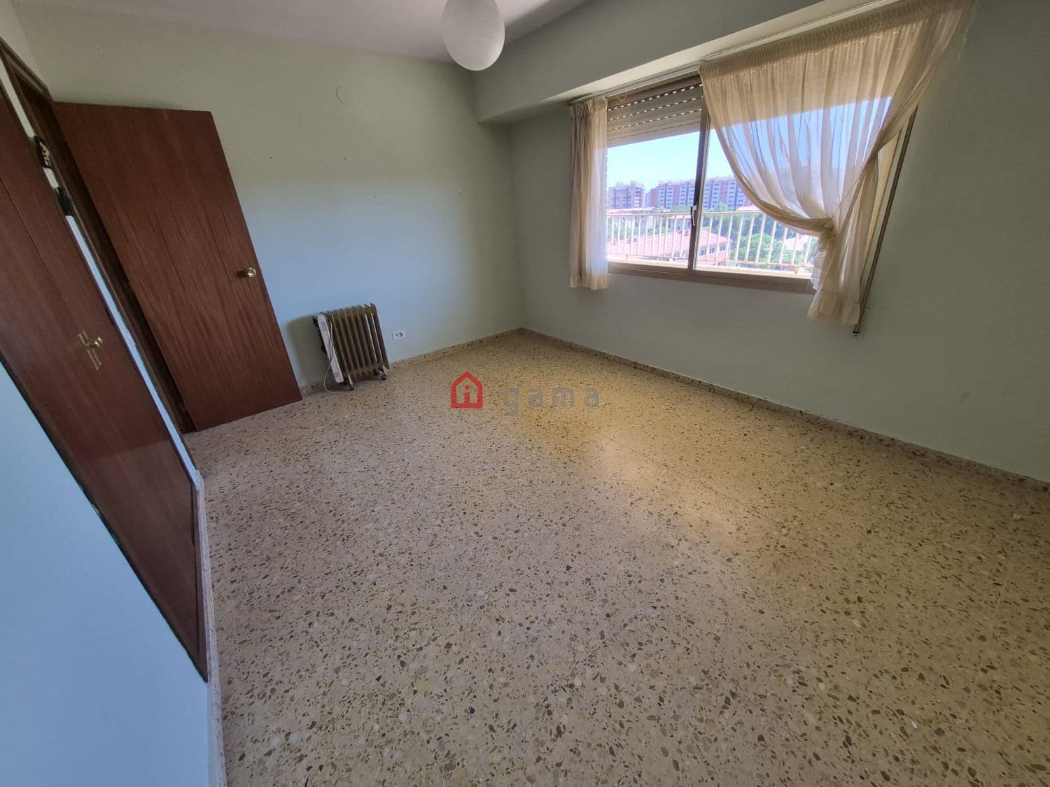 Lejlighed til leje i Castello de la Plana med garage - € 800 (Ref: 9851587)