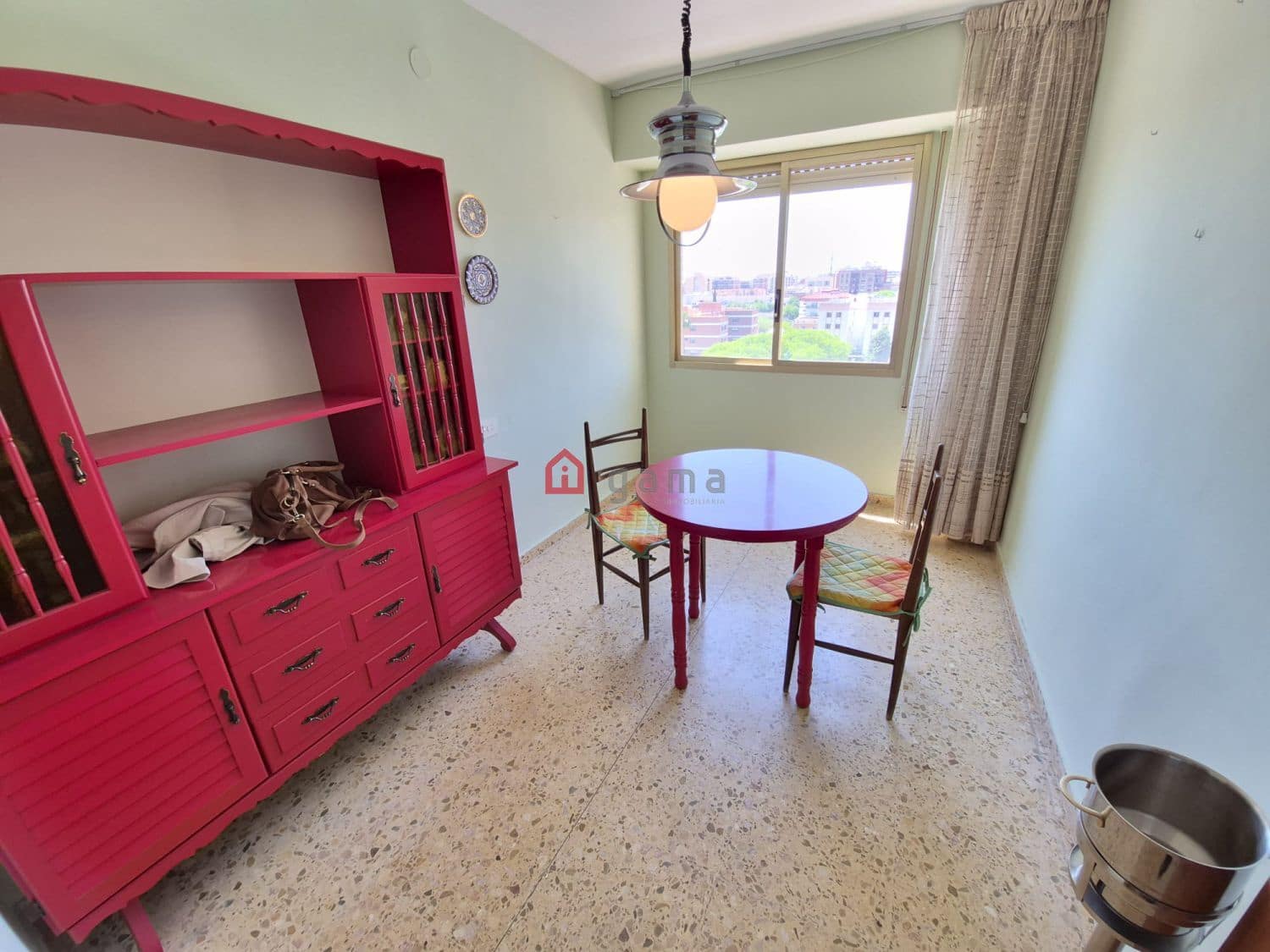 Lejlighed til leje i Castello de la Plana med garage - € 800 (Ref: 9851587)