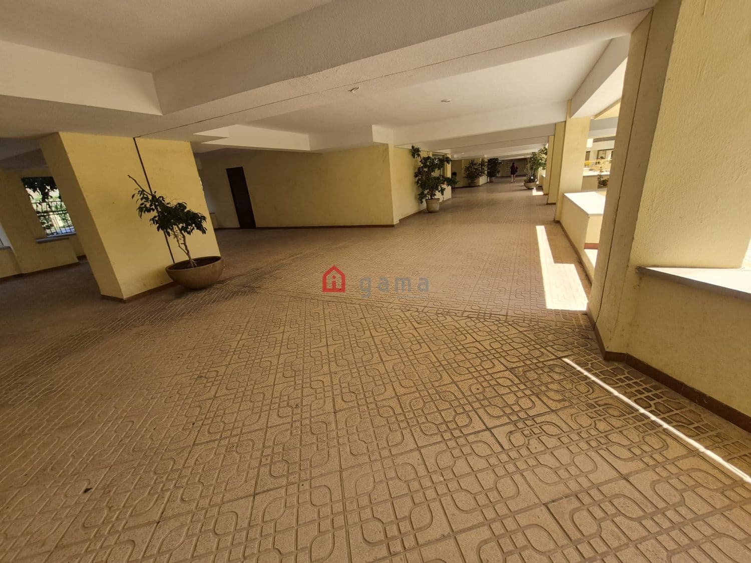 Lejlighed til leje i Castello de la Plana med garage - € 800 (Ref: 9851587)
