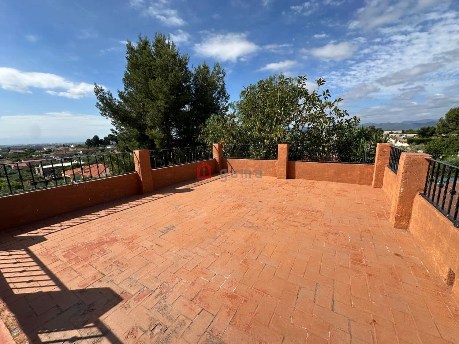 Pareado de 4 habitaciones en Onda en venta - 325.000 € (Ref: 9878205)