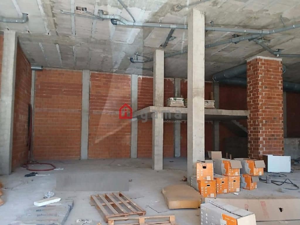 Comercial para venda em La Vall d'Uixo - 348 000 € (Ref: 9889960)