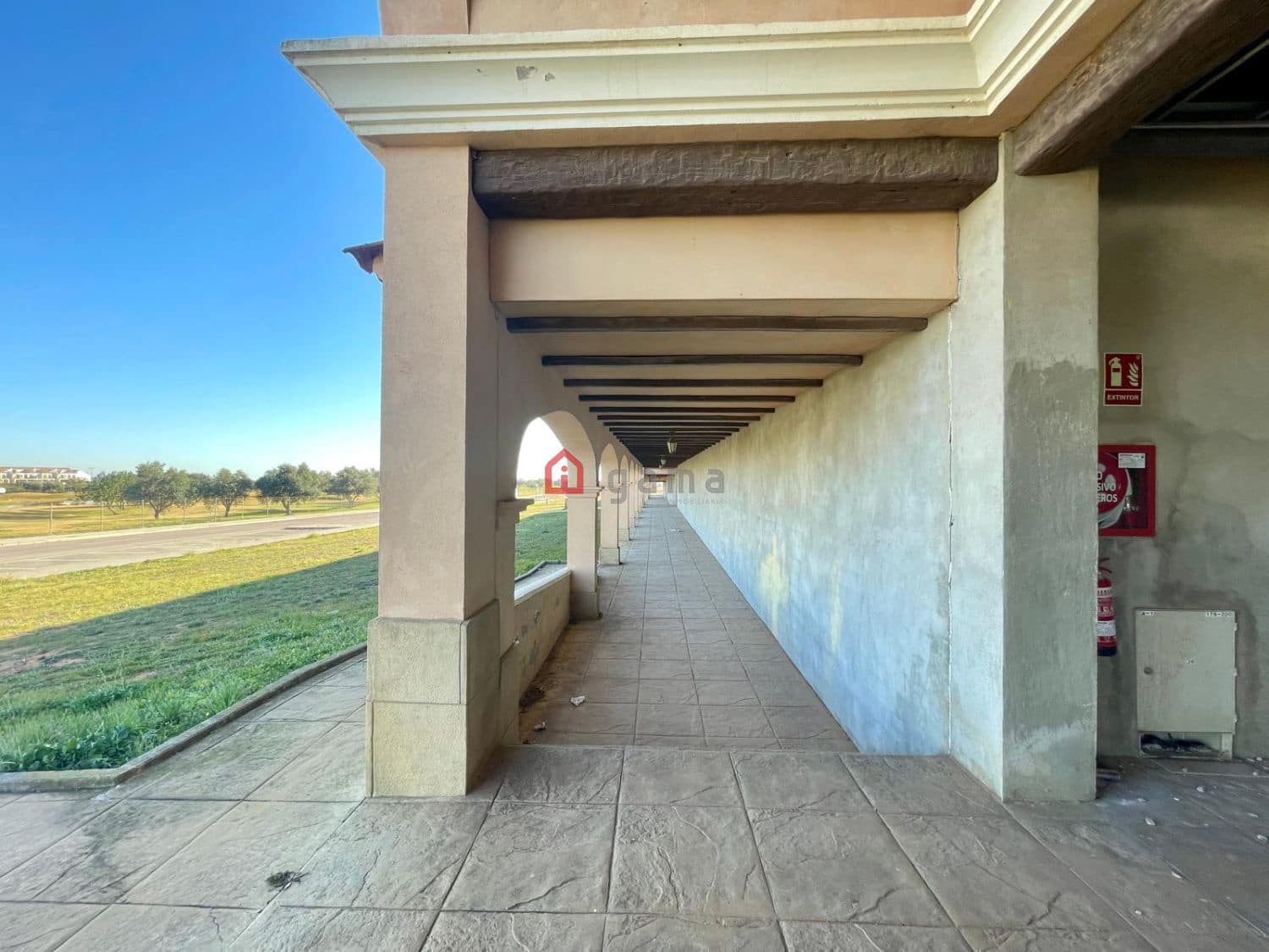 Commercial for sale in Sant Jordi - € 1,375,000 (Ref: 9891903)