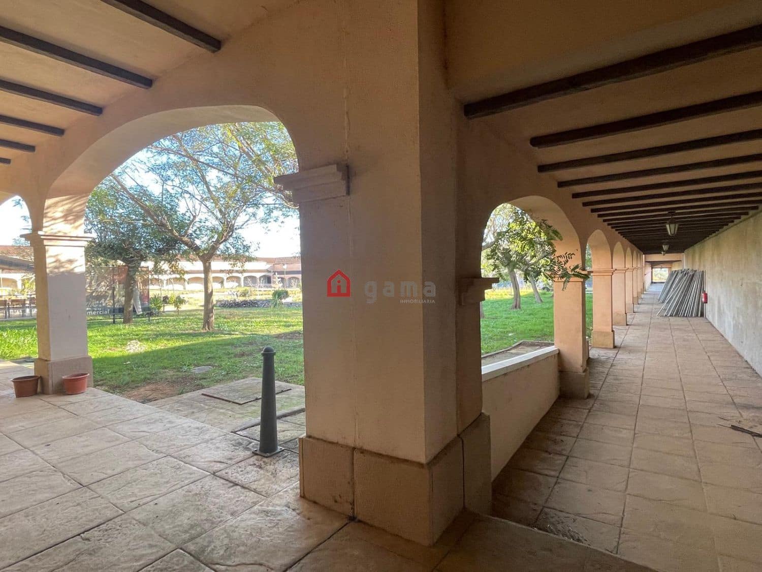 Commercial for sale in Sant Jordi - € 1,375,000 (Ref: 9891903)