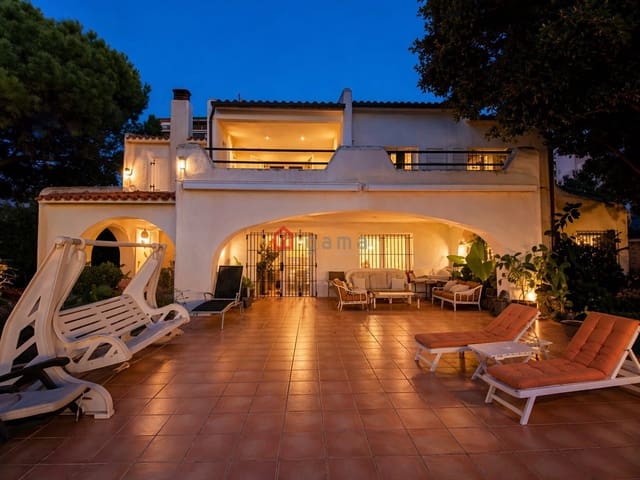 4 slaapkamer Villa te koop in Benicàssim - € 2.900.000 (Ref: 9891905)